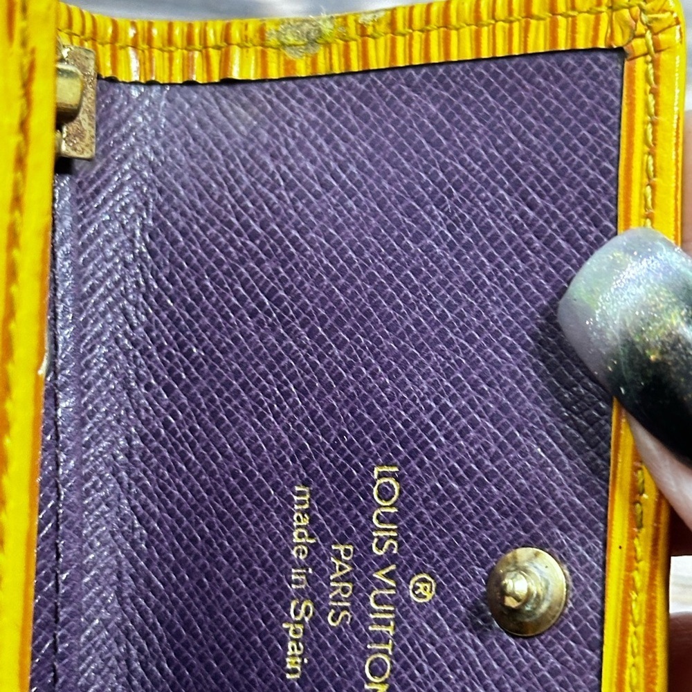 Louis Vuitton Authentic Vintage Yellow Purple Epi 6-Key Holder - Picture 14 of 16